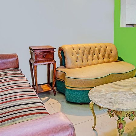 Oyo 91599 Penginapan Mutiara Madiun Εξωτερικό φωτογραφία