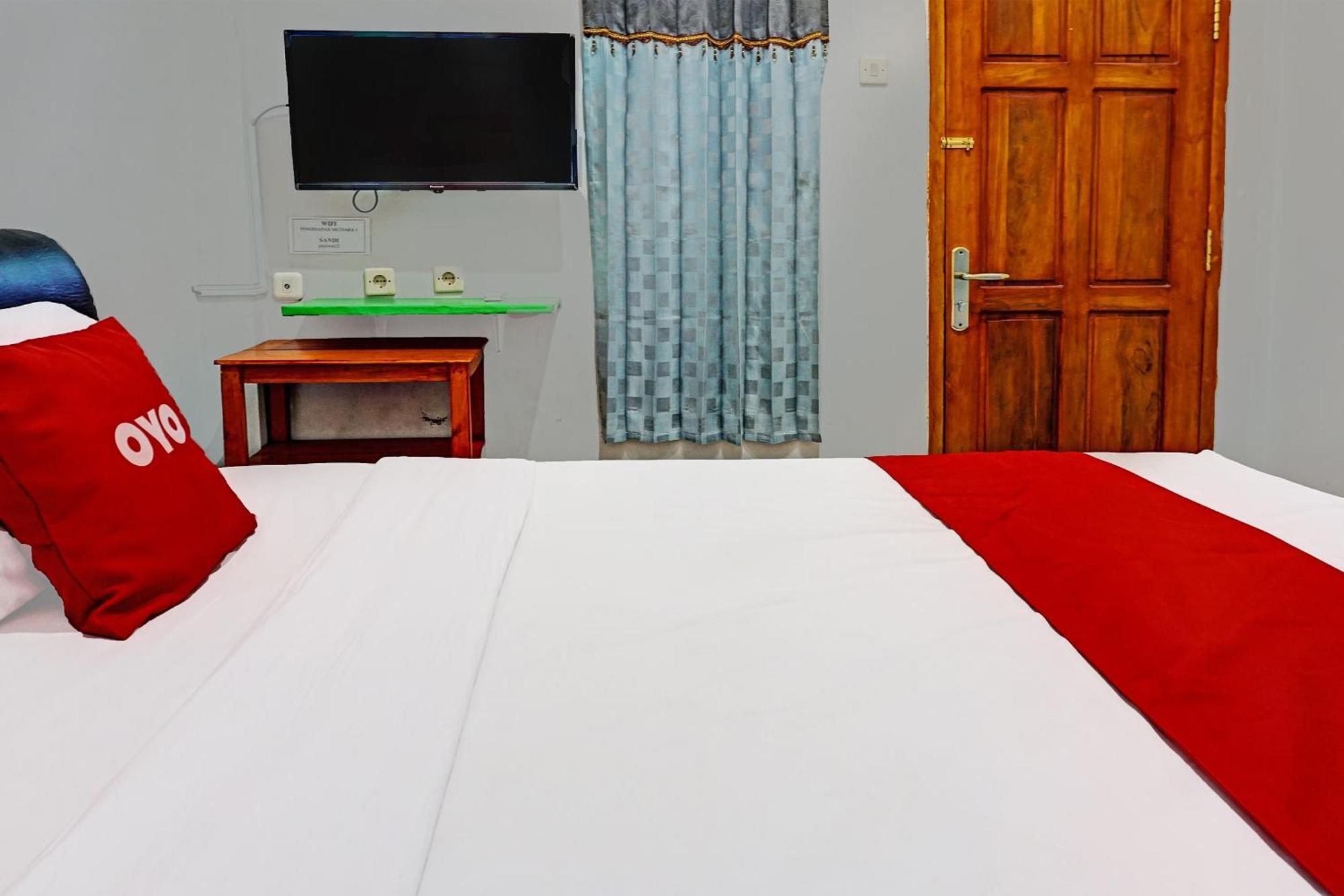 Oyo 91599 Penginapan Mutiara Madiun Εξωτερικό φωτογραφία